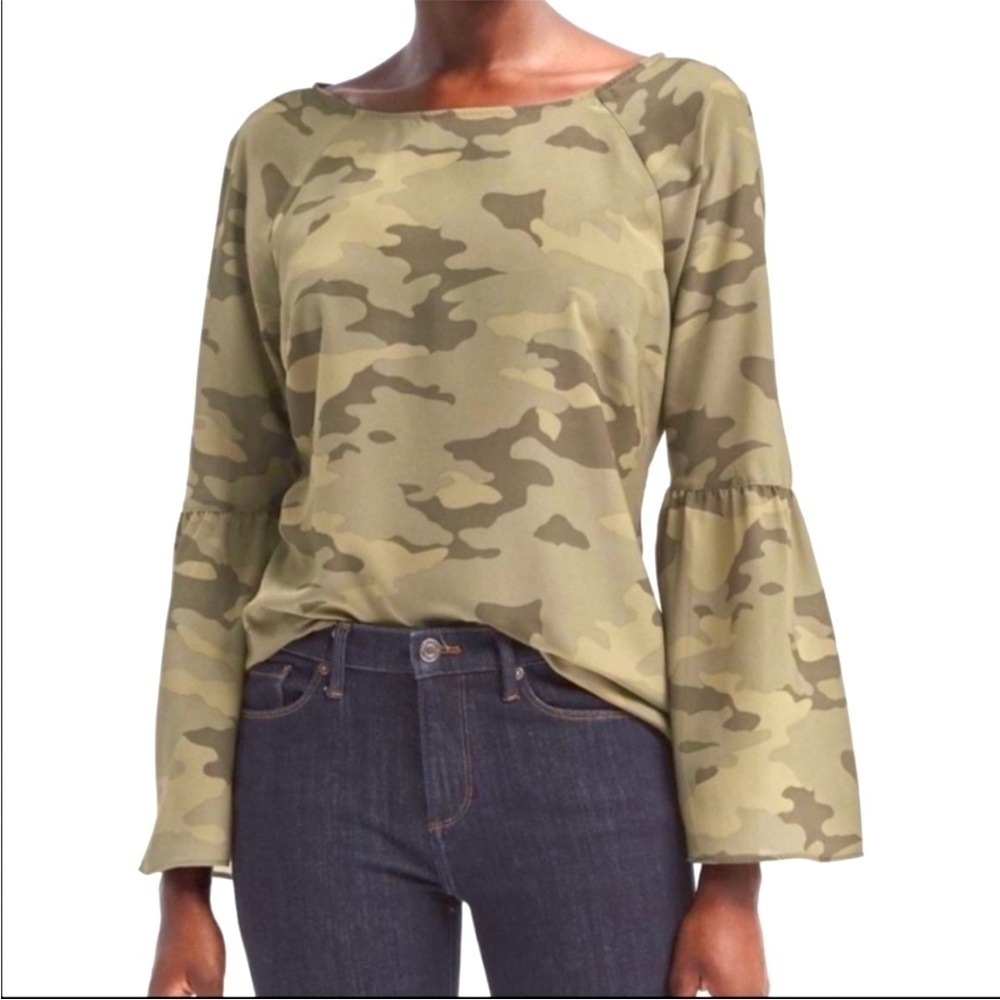 BANANA REPUBLIC Women’s Camo Bell Sleeve Blouse Size Large Boho Casual
